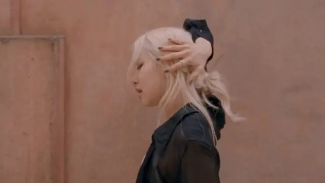 Rose BLACKPINK Suguhkan Tari Kontemporer. (youtube/rose)