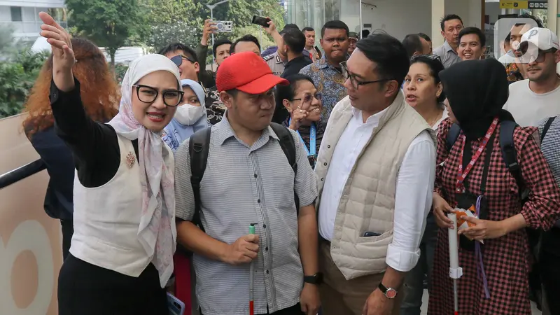 Di Halte Tosari, Ridwan Kamil Tampung Curhatan Penyandang Disabilitas