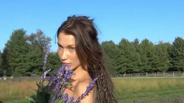 Potret Bella Hadid sang model profesional (Instagram/bellahadid)