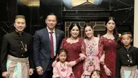 Annisa Pohan saat Hadir di Pernikahan Rasyid Rajasa dan Tamara Kalla. [@annisayudhoyono]