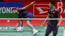 Fajar/Rian berhasil menumbangkan perlawanan Kittinupong Kedren/Dechapol Puavaranukroh dua game langsung 21-14, 24-22. (Liputan6.com/Herman Zakharia)