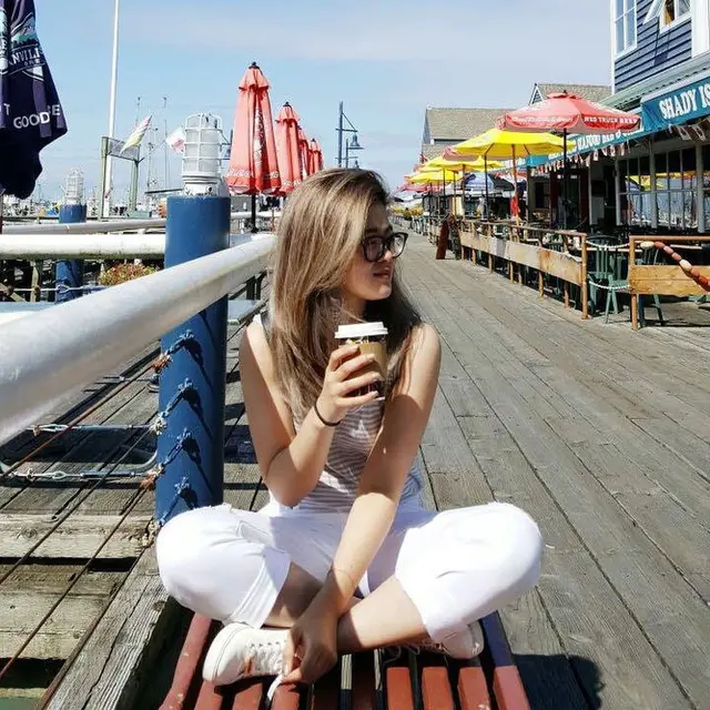 Gaya Kasual Gisela Cindy di Kanada, Tampil Stylish. (Sumber: Instagram/giselacindy12)