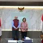 Menteri Keuangan (Menkeu) Sri Mulyani Indrawati menerima kunjungan Vice President of Operations dari Multilateral Investment Guarantee Agency (MIGA) Junaid Kamal Ahmad, di kantor Kementerian Keuangan, Jakarta, Jumat (26/1/2024).