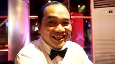 Artis senior Deddy Dhukun nostalgia ketika menceritakan tentang macam-macam koleksi pribadinya. 