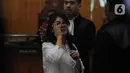 Hakim yang mengadili meyakini Linda Pujiastuti terbukti menjadi perantara peredaran narkoba jenis dabu-sabu seberat 5 kilogram yang melibatkan terdakwa Mantan Kapolda Sumatera Barat Irjen Teddy Minahasa. (merdeka.com/Imam Buhori)