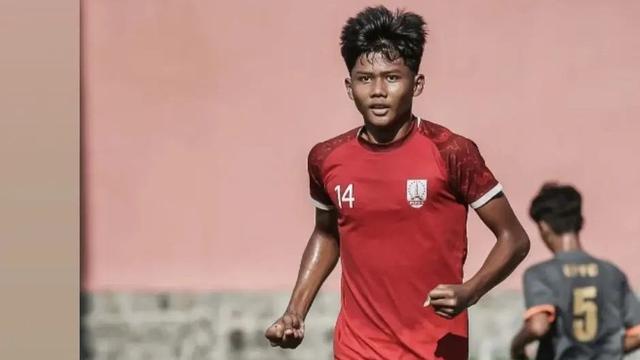 Purwanto Suwondo berpose dengan putranya, Arkhan Kaka Putra.