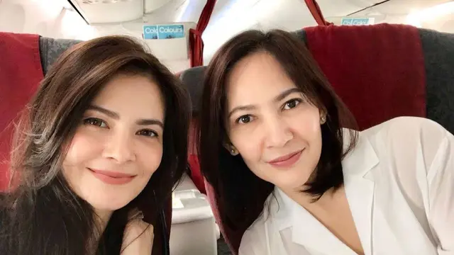 Potret kebersamaan Cut Tary dan Sindy yang sering dikira anak kembar (Instagram/ cuttaryofficial)