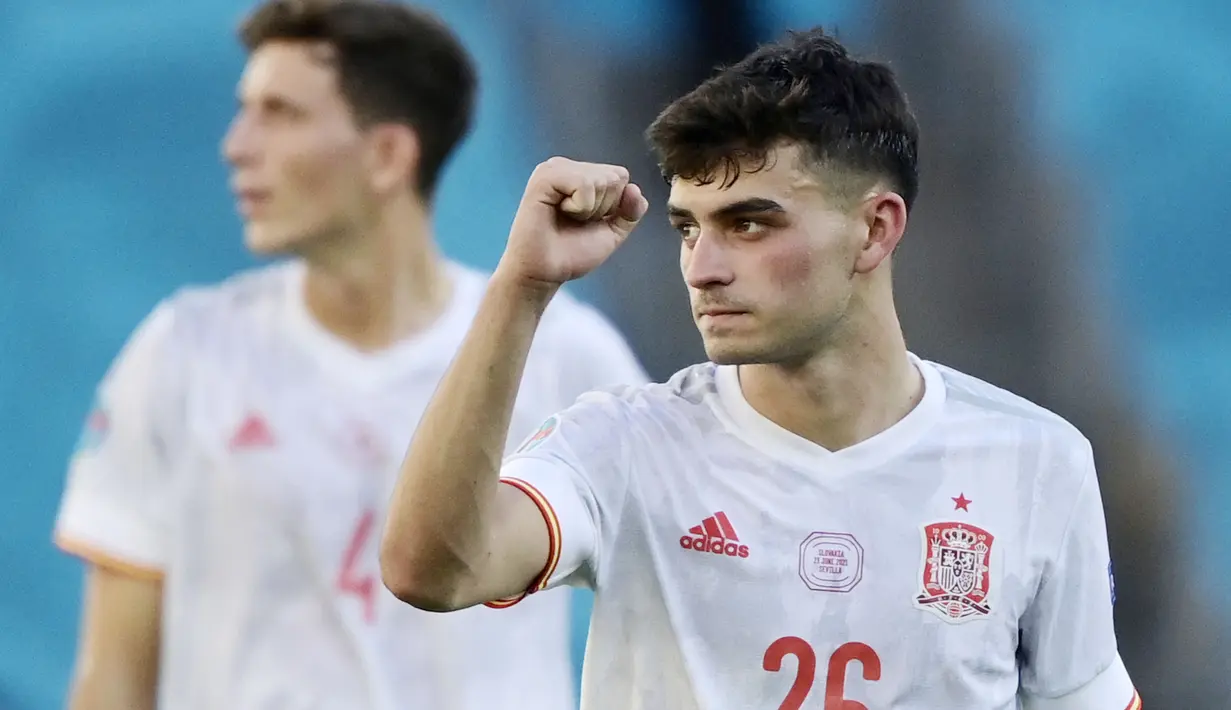 Pedri - Bocah ajaib berusia 18 tahun ini menjadi buah bibir lantaran selalu menjadi andalan baik di Timnas maupun di klubnya. Sadar dengan bakat luar biasa sang pemain, Ronald Koeman pun memasukan Pedri dalam rencana besarnya untuk membawa Barca kembali berjaya. (Foto: AFP/Javier Soriano)