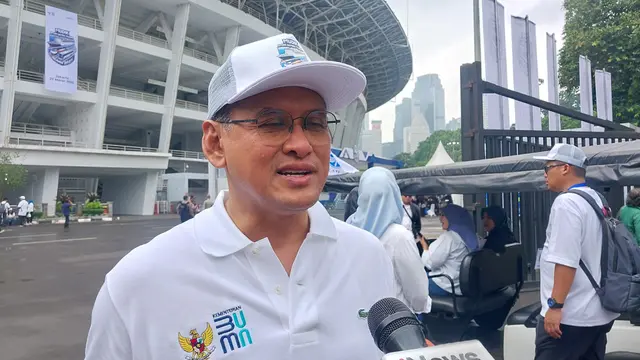 Direktur Utama PT Pupuk Indonesia (Persero), Rahmad Pribadi memberangkatkan masyarakat dalam program Mudik Bersama BUMN 2025