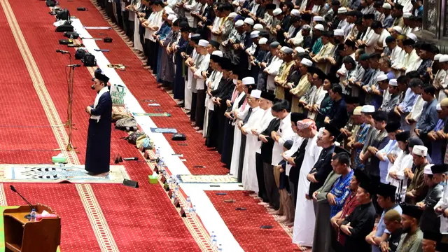 Sambut Ramadhan 1444 H, Ribuan Umat Muslim Penuhi Masjid Istiqlal