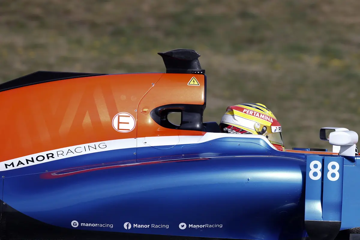 Manor Racing Girang Mobilnya Disamakan dengan Metromini