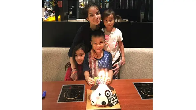 6 Momen Kebersamaan Sheila Marcia Bareng Anak Sulungnya Leticia Joseph