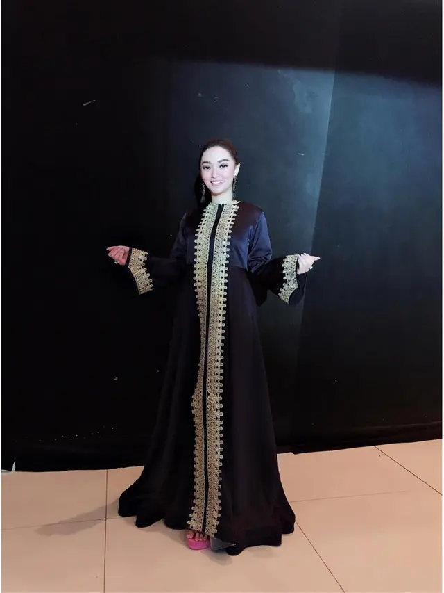 [Bintang] Zaskia Gotik