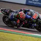 Pembalap Monster Yamaha, Fabio Quartararo keluar sebagai yang tercepat pada FP 2 MotoGP Mandalika 2022, Jumat (18/3/2022). (AFP/Bay Ismoyo).