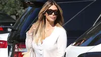Diolok, Kim Kardashian Tetap Pamerkan Tubuh Seksinya