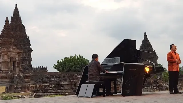 Concert Grand Piano SR1928 The Awakening