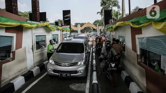 FOTO: Libur Lebaran, TMII Dipadati Pengunjung