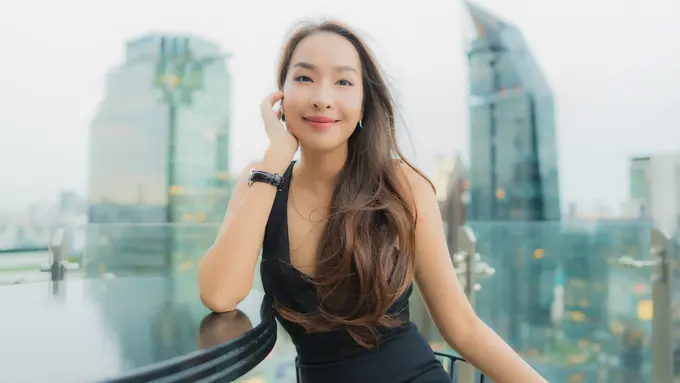 wanita mei glowing zodiak