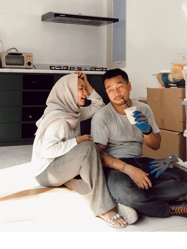 Sempat Tinggal di Kontrakan, Ini 7 Potret Rumah Enno Lerian