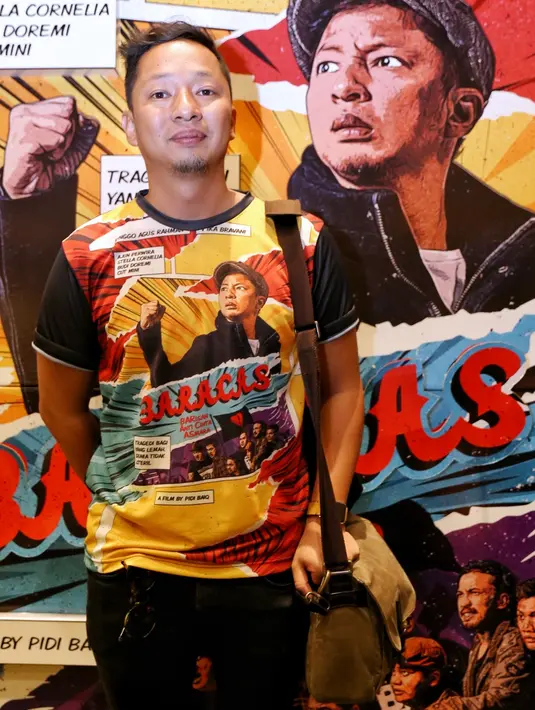 “ Karena orang yang sakit hati tuh banyak banget, ada yang sampai bunuh diri, ada yang sampai kerjaan terbengkalai, kehidupan pun terbengkalai dan tolong anggap kami serius," tambahnya. (Adrian Putra/Bintang.com)