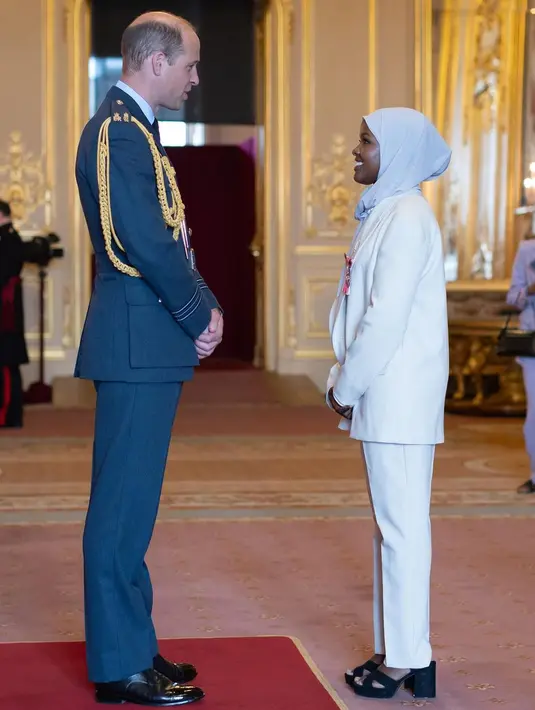 Terbukti, tahun ini, JJ dianugerahi MBE atau gelar kehormatan dari Kerajaan Inggris atas jasanya di dunia sepak bola Inggris. [Foto: IG/jawahir_roble].