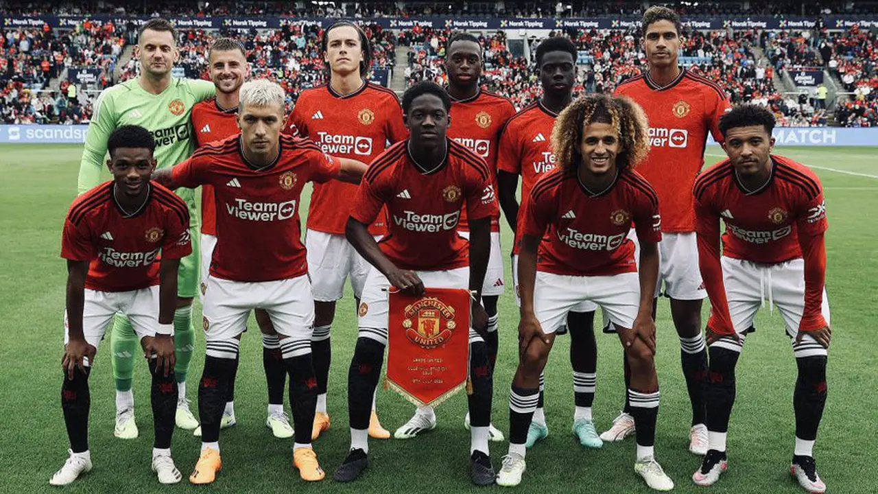 Foto: Debut Manis Mason Mount Bersama MU, Berikan Umpan Terobos Ciamik dan Hampir Cetak Gol