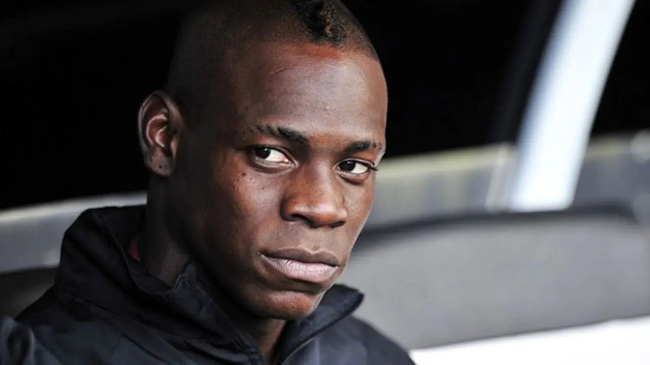 mario-balotelli-121206-logo.jpg