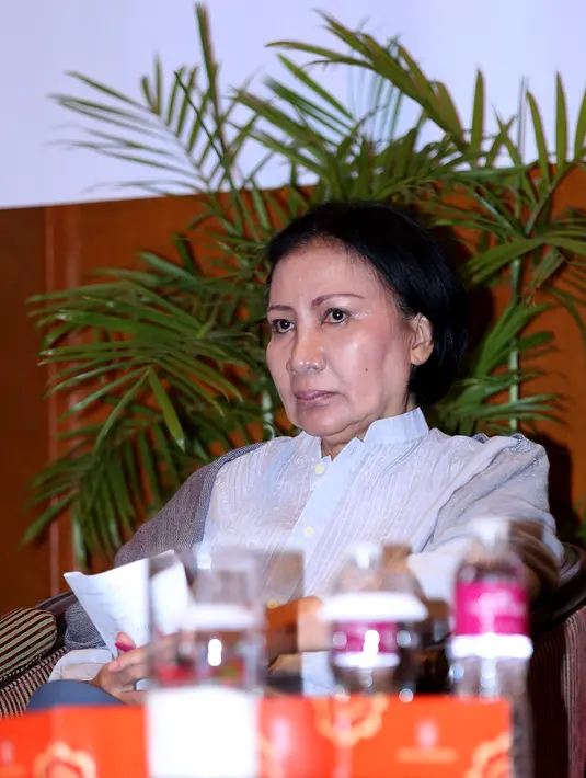 Ratna Sarumpaet mengatakan bahwa paham politik sangat penting, karena artis dibesarkan oleh para fans. Jadi berharap nanti bisa memperjuangkan nasibnya. (Andy Masela/Bintang.com)