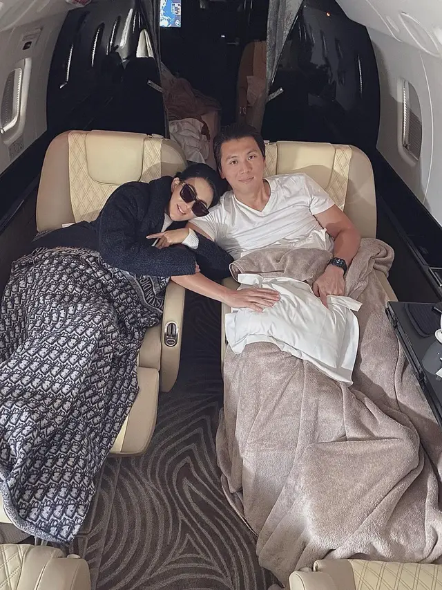 7 Potret Syahrini dan Reino Barack saat Pulang Kampung ke Jepang, Curi Perhatian