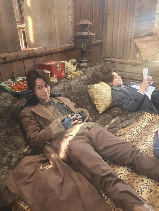Kim Bum di balik layar drakor Tale of the Nine-Tailed 1938. (Instagram/ k.kbeom)