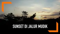 Jika kebetulan melintas di jalur perbatasan Banyuwangi-Jember, Jawa Timur. Ada sebuah rest area di pinggir jalur mudik Gunung Gumitir yang mungkin cocok untuk beristirahat. Terdapat beberapa wahana secara gratis dan yang paling menarik adalah menikma...