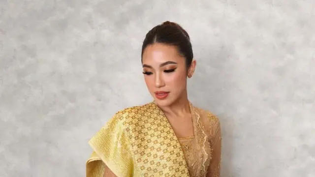 Gaya Winona Delany Calon Menantu Hotman Paris. [@wdtandra]