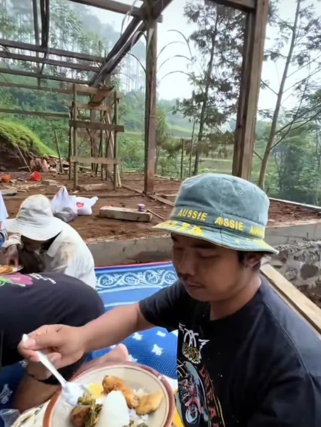 Dodit Mulyanto Bangun Rumah Jawa Kuno