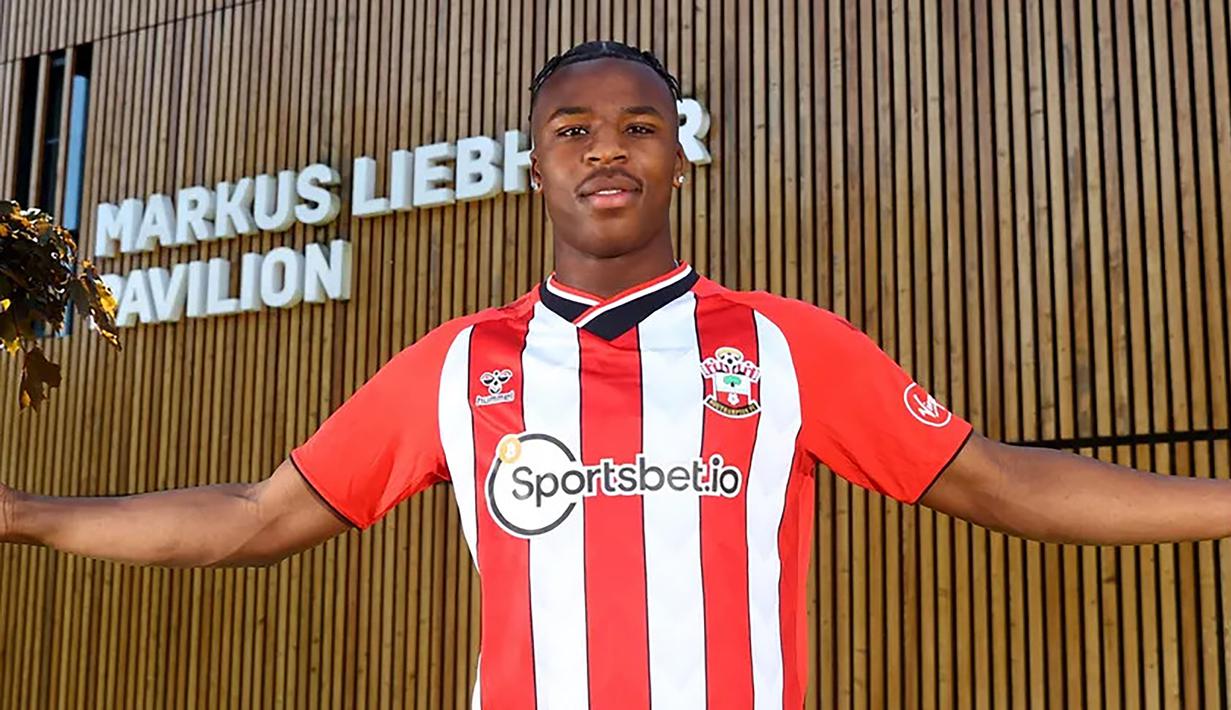 Armel Bella-Kotchap. Bek tengah Jerman berusia 20 tahun yang baru saja bergabung dengan Southampton pada awal musim 2022/2023 usai meninggalkan VfL Bochum ini berpeluang tampil di ajang Piala Dunia pertamanya di Qatar 2022 nanti. Musim ini ia langsung menjadi pilihan utama di sektor pertahanan The Saints. Saat ini ia telah mengoleksi 1 caps bersama Timnas Prancis saat diturunkan dalam ajang UEFA Nations League 2022 menghadapi Inggris (26/9/2022). (premierleague.com)