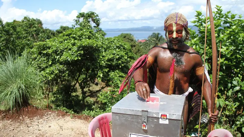 Warga Papua Coblos Pilpres Pakai Koteka