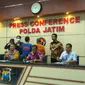 Polda Jatim mengamankan empat calo ASN yang merugikan ratusan korban. (Istimewa)