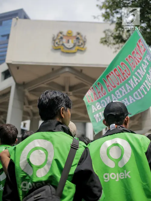 042062900_1567488257-20190903-Driver-Gojek-Demo-Kedubes-Malaysia-di-Jakarta-FANANI-4