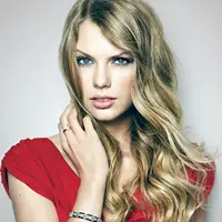  Hati Taylor Swift sedang merasa sedih karena ibunya, Andrea Finlay diagnosis mengidap kanker.