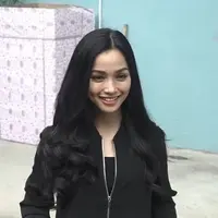 Tya Arifin resmi melangsungkan pernikahan dengan putra bangsawan Malaysia, Asyraf Khalid pada 1 November 2015 lalu. Seperti apa sih kehidupan yang Tya rasakan setelah menikah dengan Asyraf?