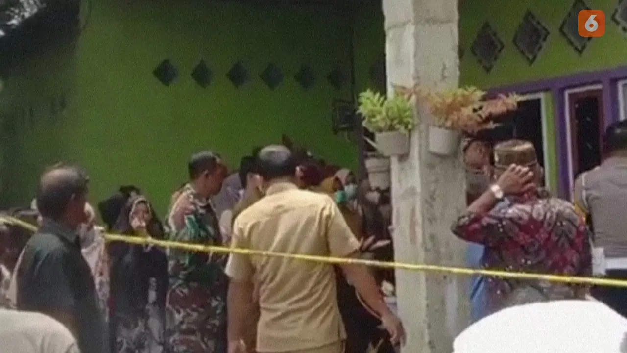 Rumah IRT yang ditemukan tewas gantung diri usai cekoki anaknya racun rumput (Liputan6.com/Fauzan)