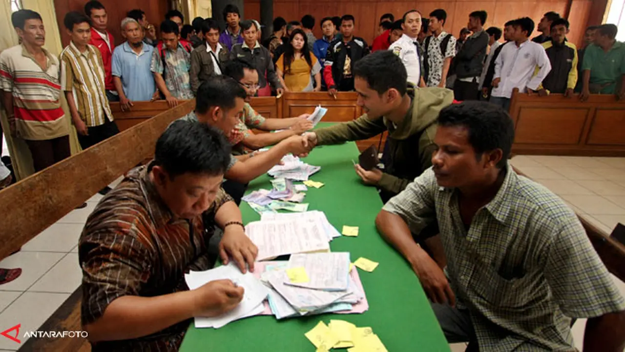 sidang-busway-131129c.jpg