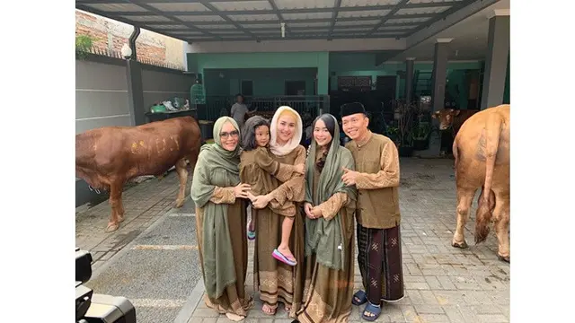 6 Momen Menarik Saat Ayu Ting Ting Rayakan Hari Raya Idul Adha