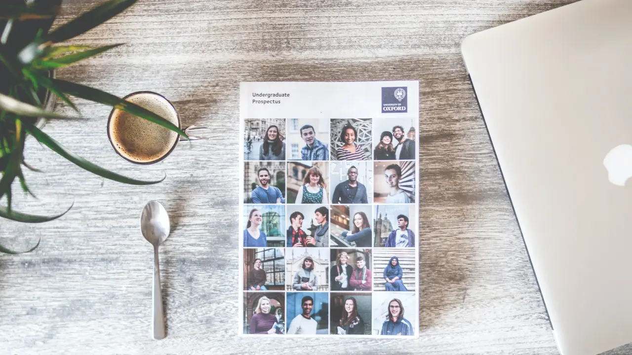 Katalog adalah Daftar Koleksi, Ketahui Penggunaan dan Manfaatnya Hot