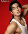 Mingyu bukan hanya profesional menjadi seorang musisi. Ia juga tampak piawai untuk urusan pemotretan yang menampilkan aura modelnya. Terbaru ia menjadi cover digital Rolling Stone Jepang Edisi Khusus edisi Februari 2025. [@rollingstonejapan/@calvinklein]