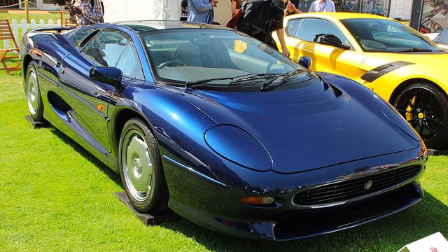 Jaguar XJ220