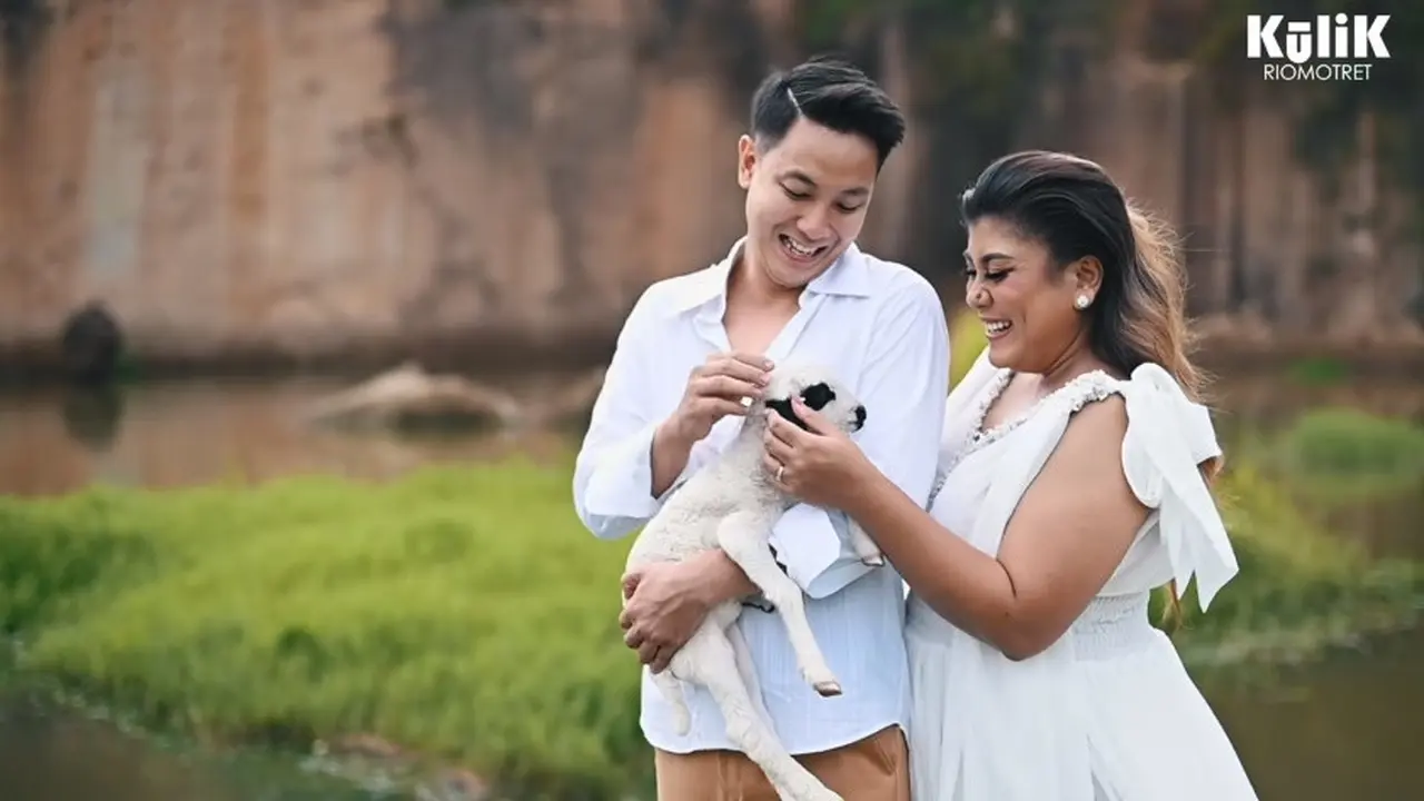 7 Momen Prewedding Regina Ivanova dengan Kekasih, Ditemani Anak Kambing