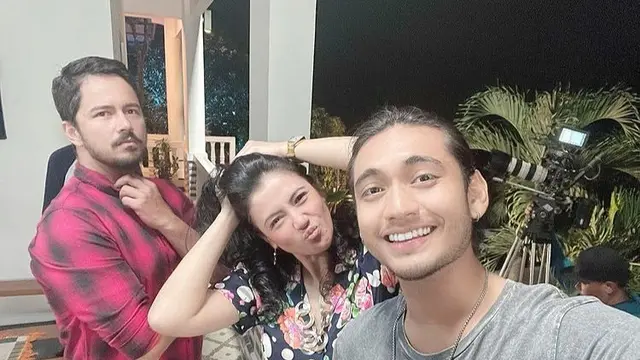 6 Potret Fathir Muchtar dan Fera Feriska di Balik Layar Love Story, Selalu Kompak