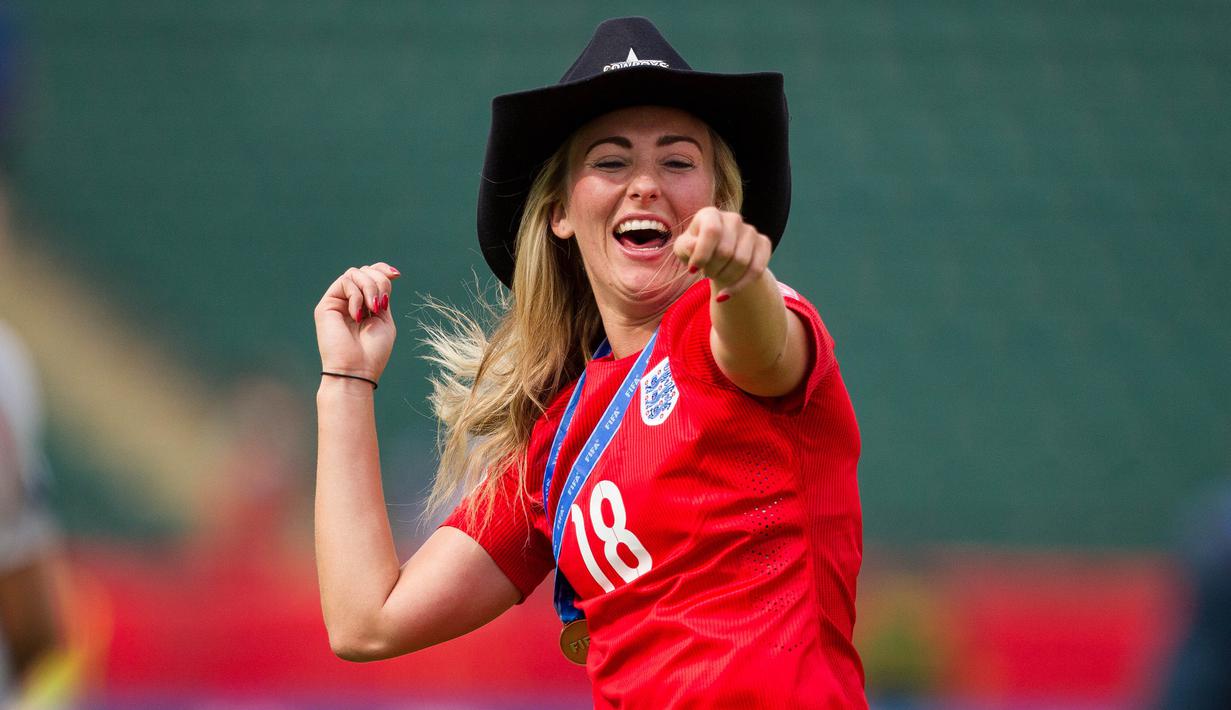 Striker berparas cantik asal Inggris, Toni Duggan, resmi merapat ke Camp Nou untuk bergabung dengan Tim putri FC Barcelona. (AFP/Geoff Robins)