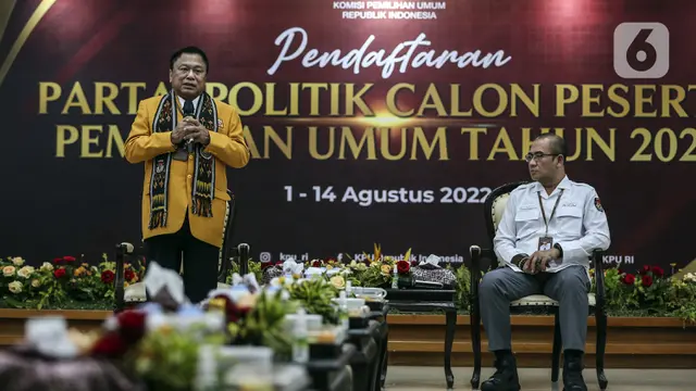Datangi KPU, Oesman Sapta Odang Daftarkan Partai Hanura sebagai Calon Peserta Pemilu 2024