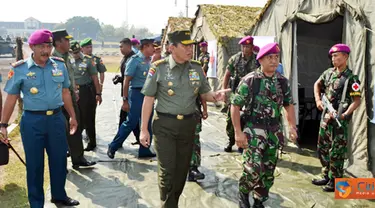 Citizen6, Surabaya:Kasum TNI didampingi Dankormar beserta pejabat teras melaksanakan tour facility. (Pengirim: Budi Abdillah)